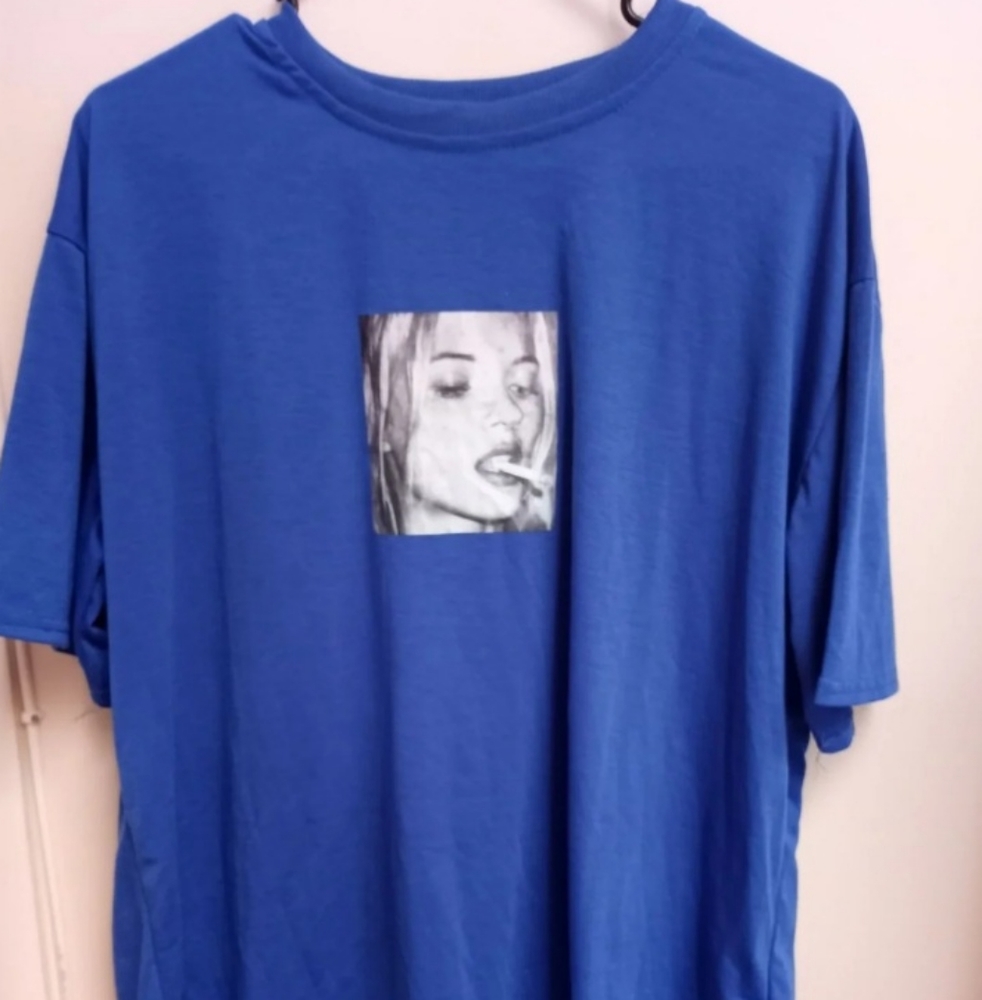 Oversized StreetWear shirtw/trippy Kate Moss print